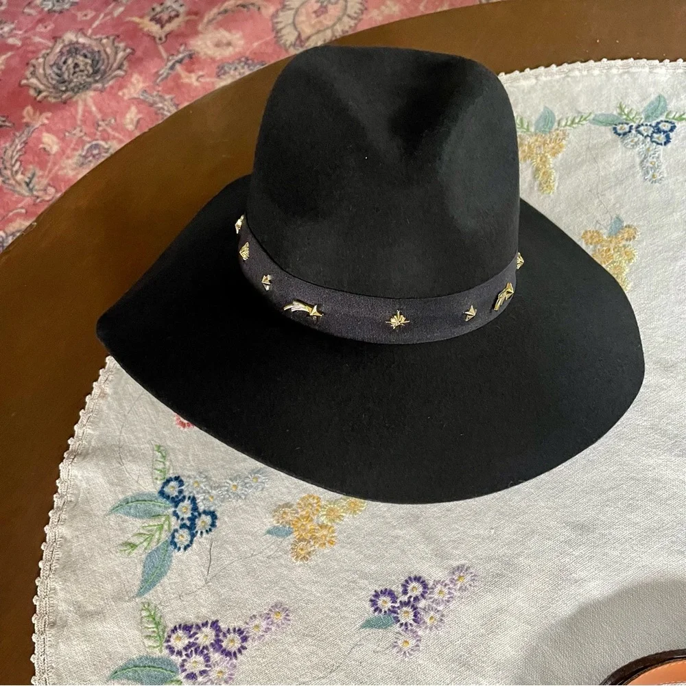 Lucky Brand  Gold Charm Ranger Hat. 100% Wool. Black w/ Black Ribbon. One Size